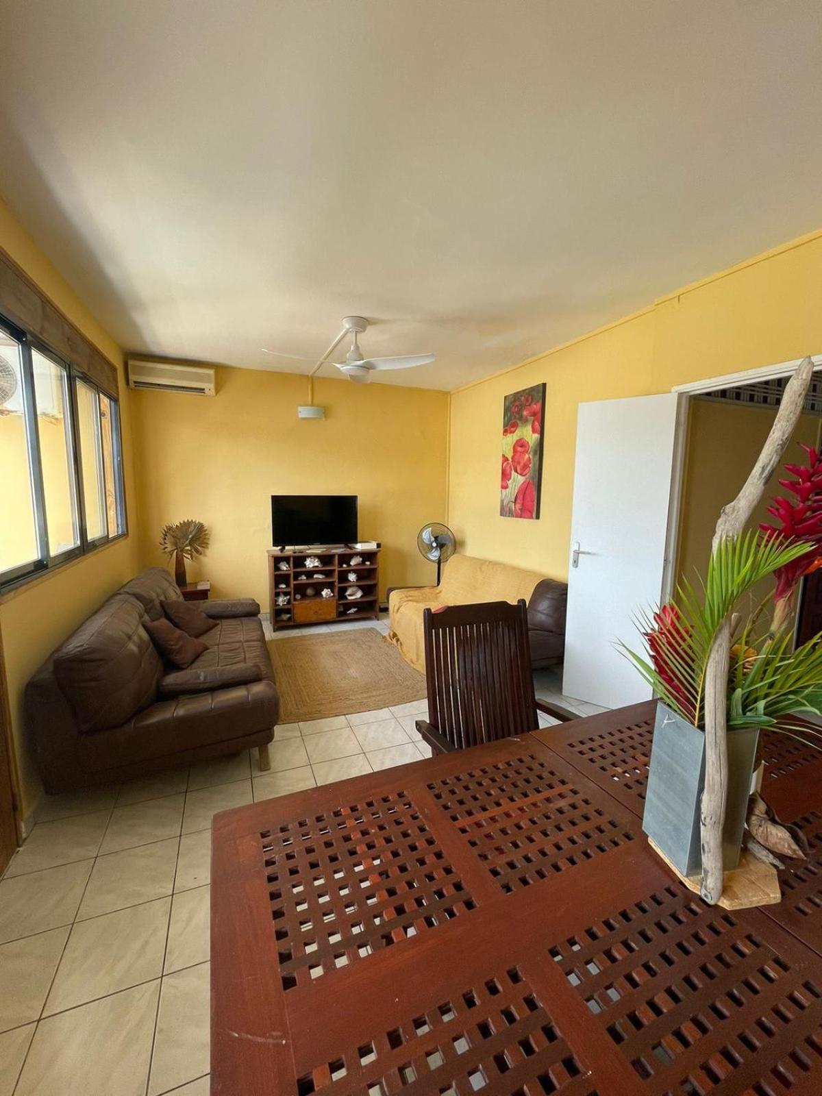 Appartement Tout Confort Sainte-Anne  Exterior foto
